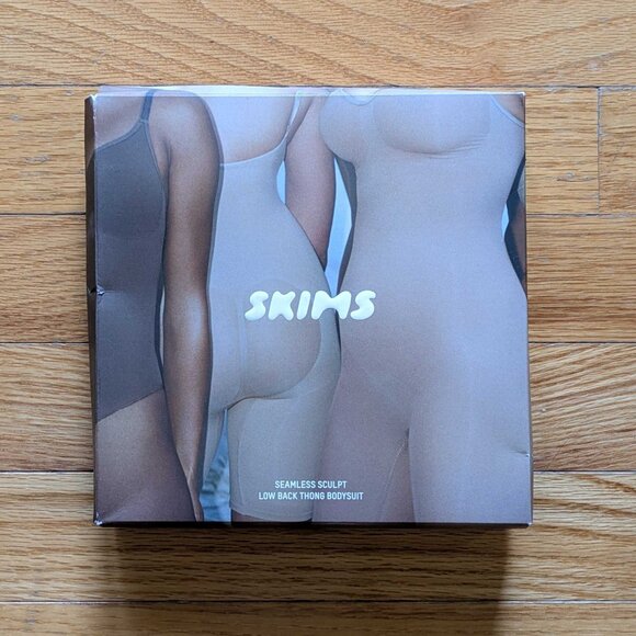 Skims Seamless Sculpt Low Back Thong Bodysuit - Picture 5 of 6